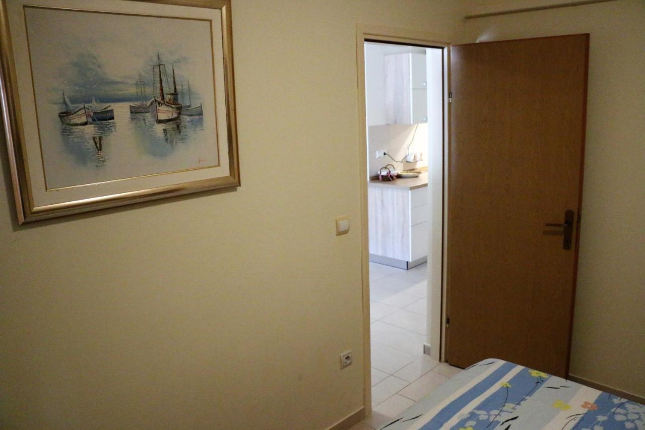 Apartments Vir Delfin Exterior foto