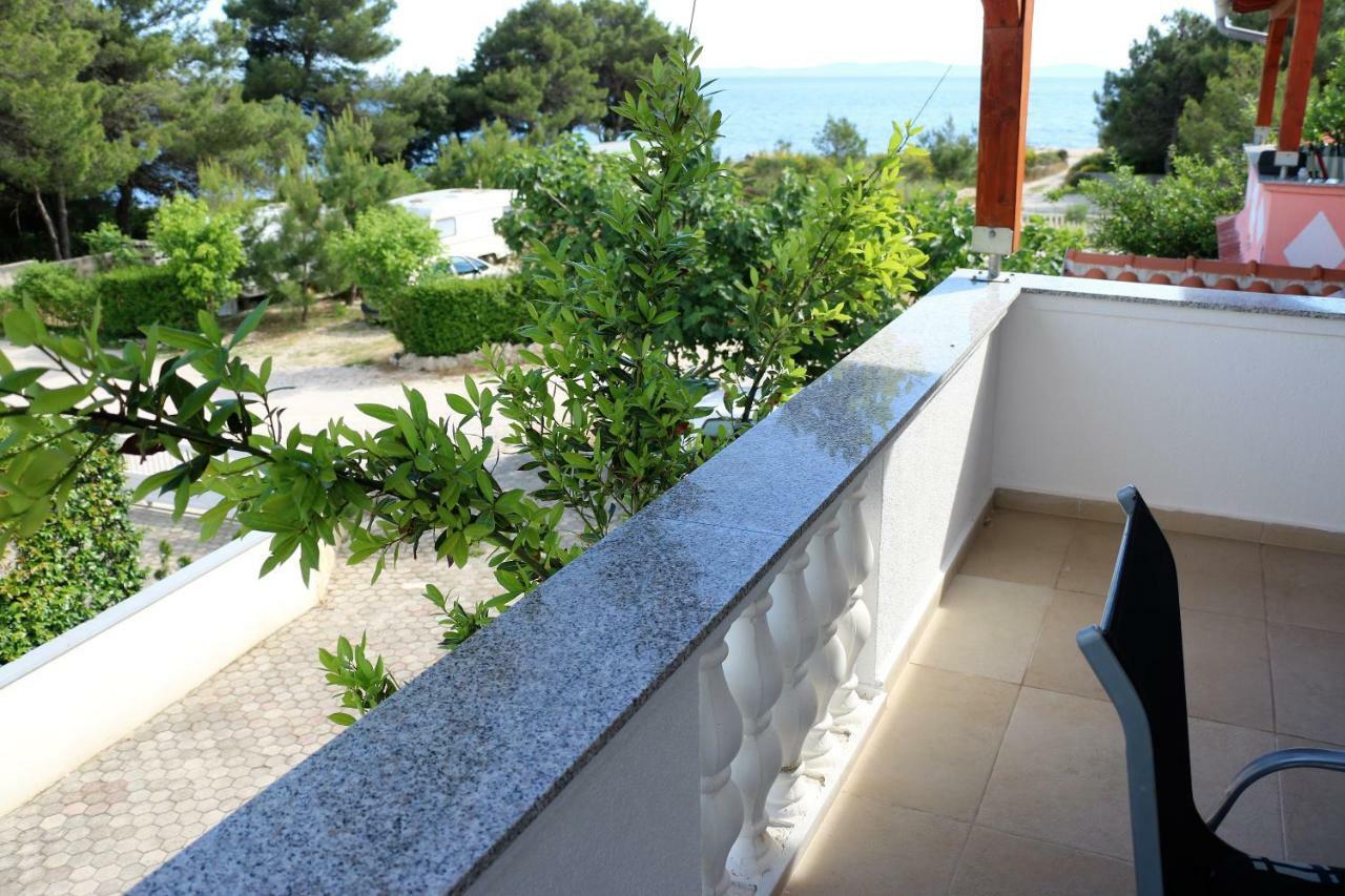 Apartments Vir Delfin Exterior foto