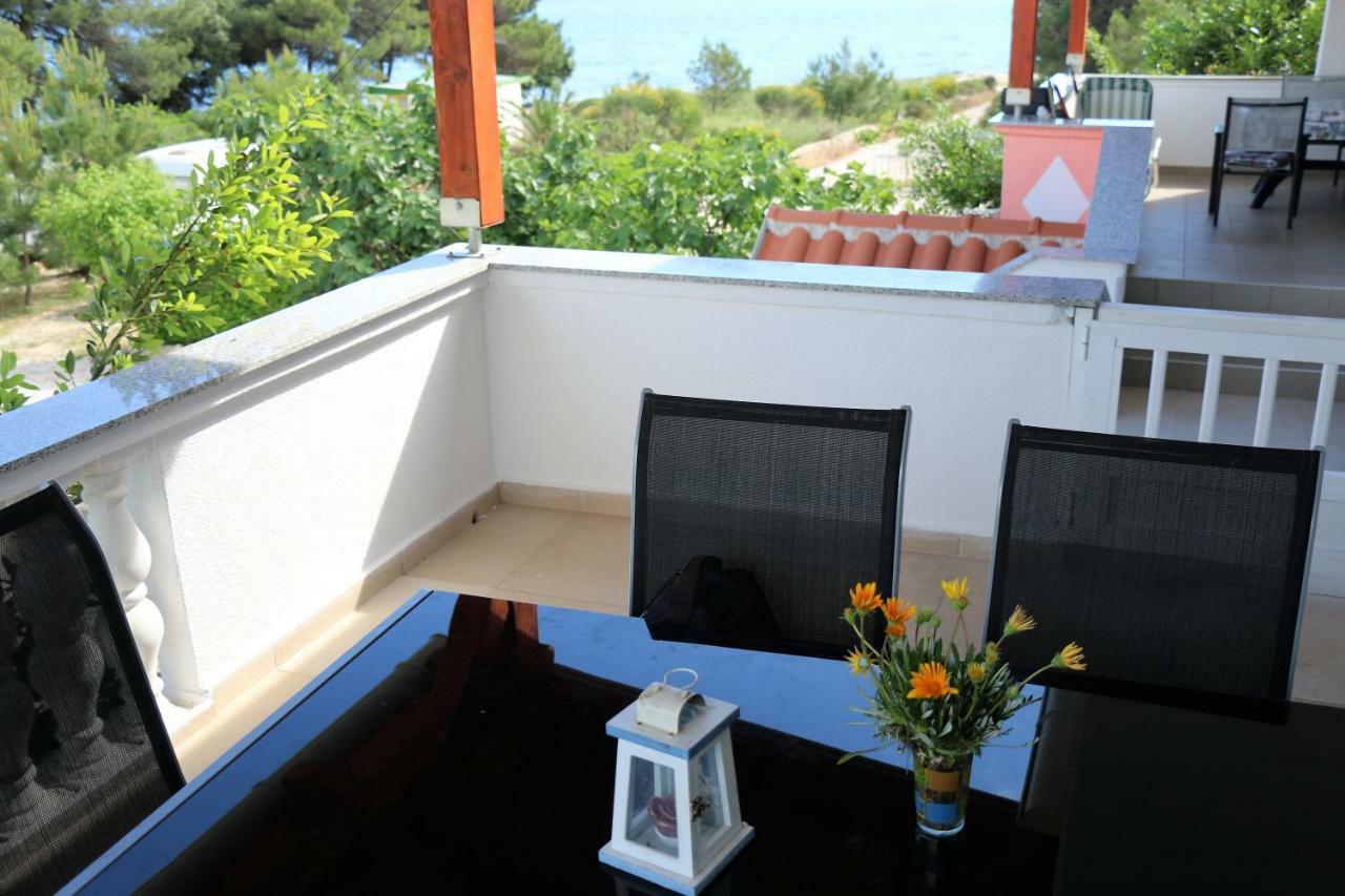 Apartments Vir Delfin Exterior foto