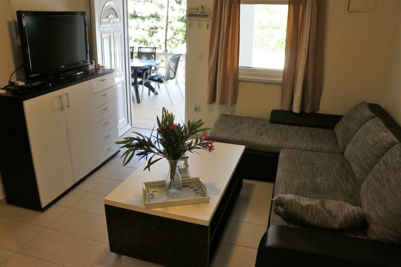 Apartments Vir Delfin Exterior foto